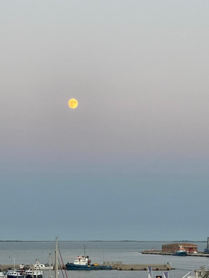 Vistas al mar, en el club náutico de Sant Carles de la Rápita, 3 dormitorios Esterno foto